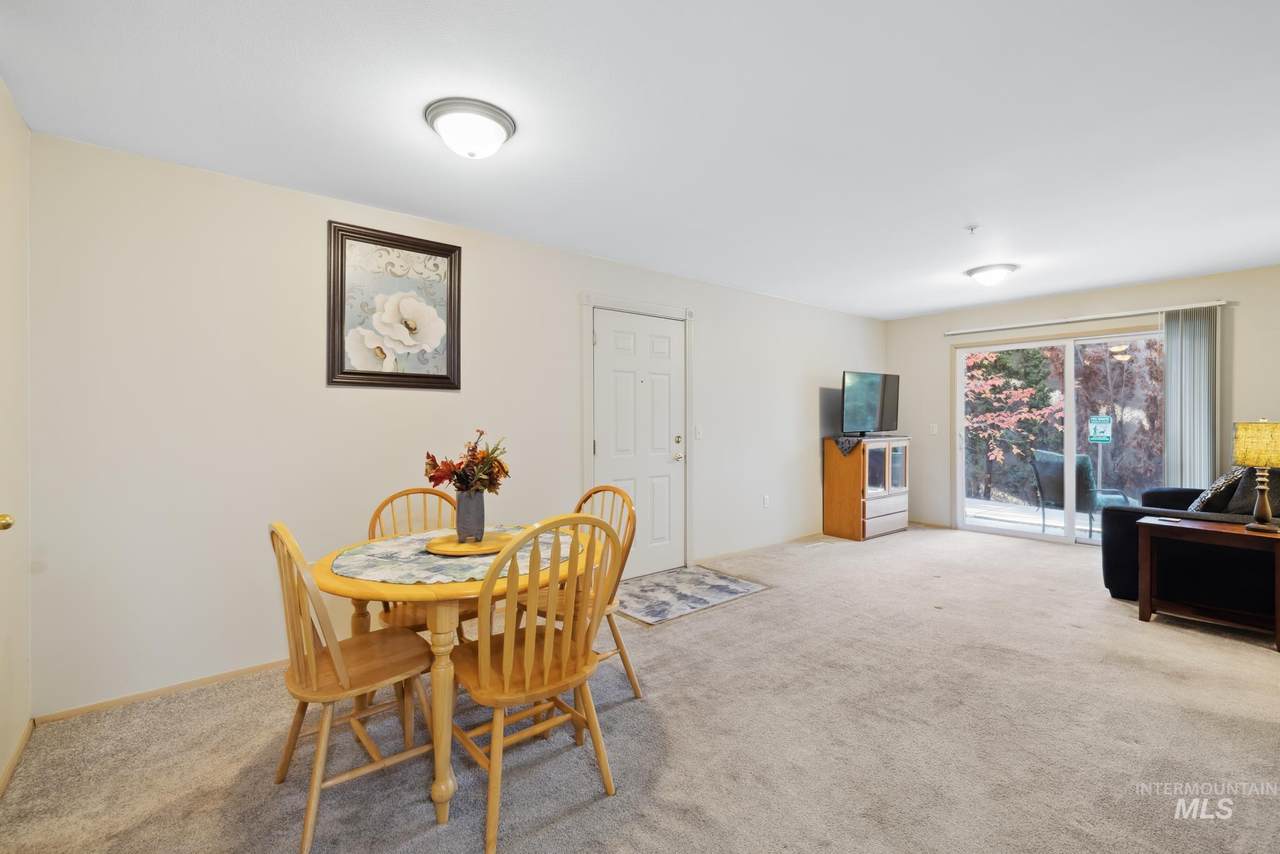 3323 Lakeharbor - Photo 1