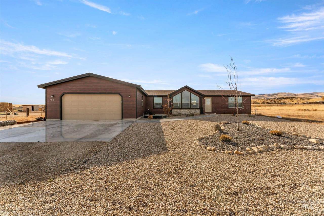 750 Chase Ln - Photo 1