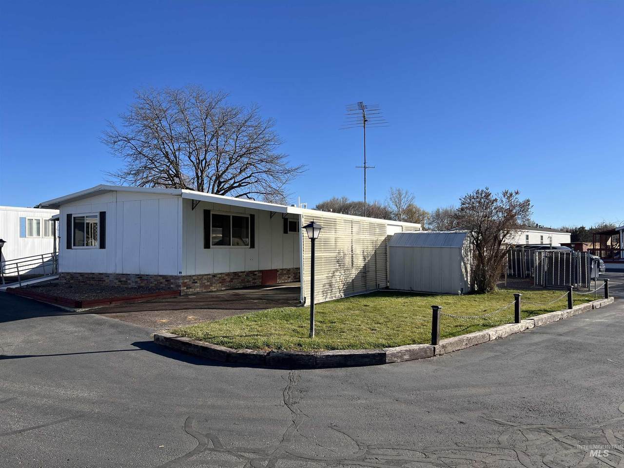 419 Fruitland Ave - Photo 1