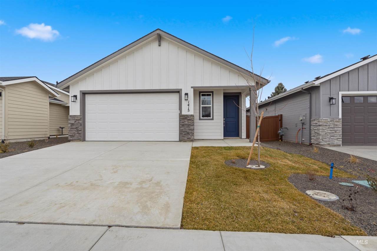 1415 Prairiefire St - Photo 1