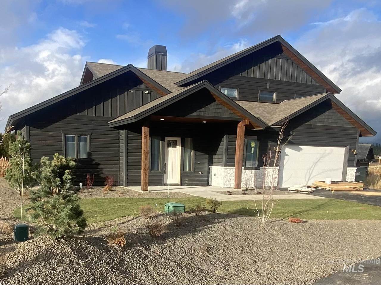 221 Meadow Lake Court - Photo 1