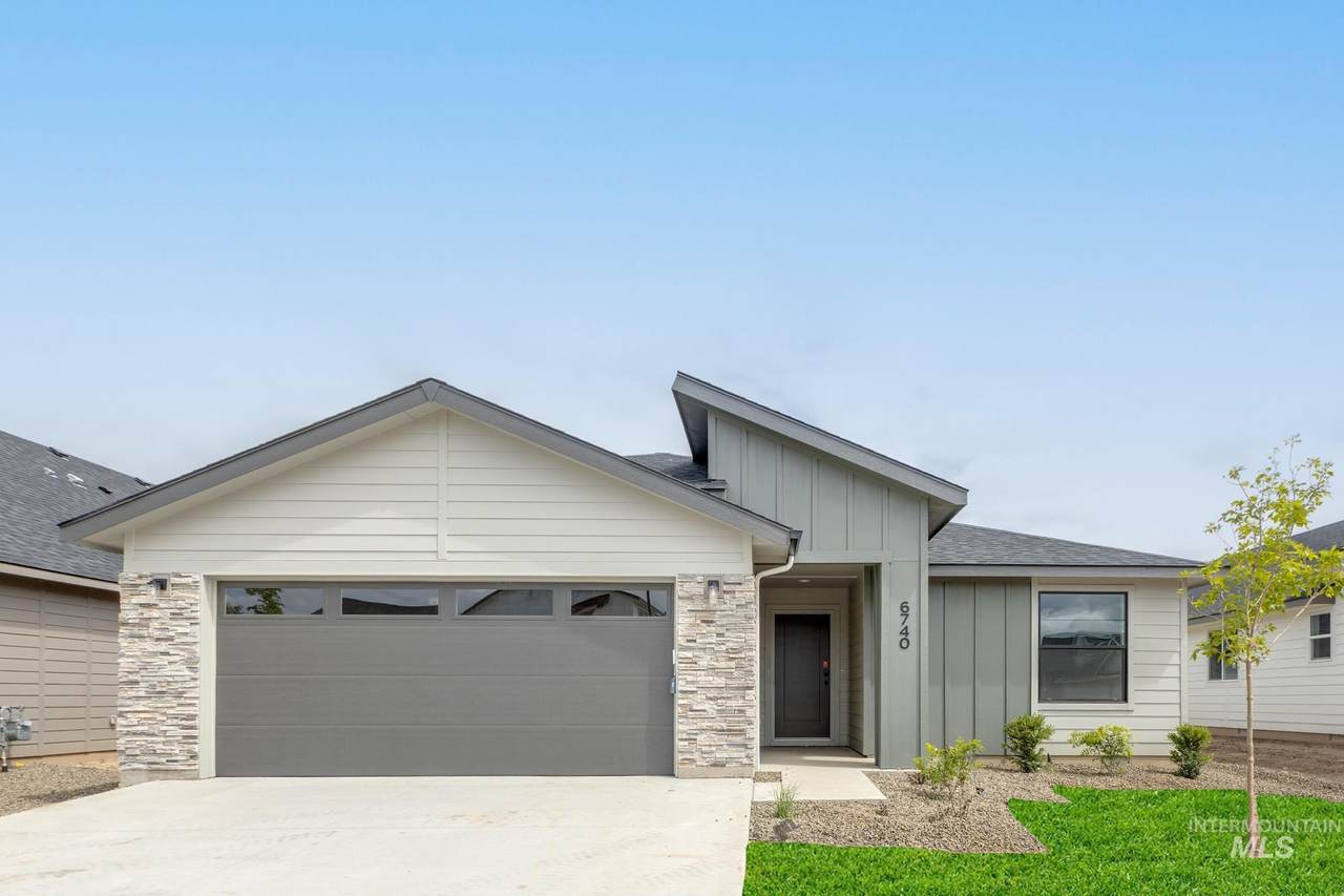 6740 Plateau Creek Dr - Photo 1