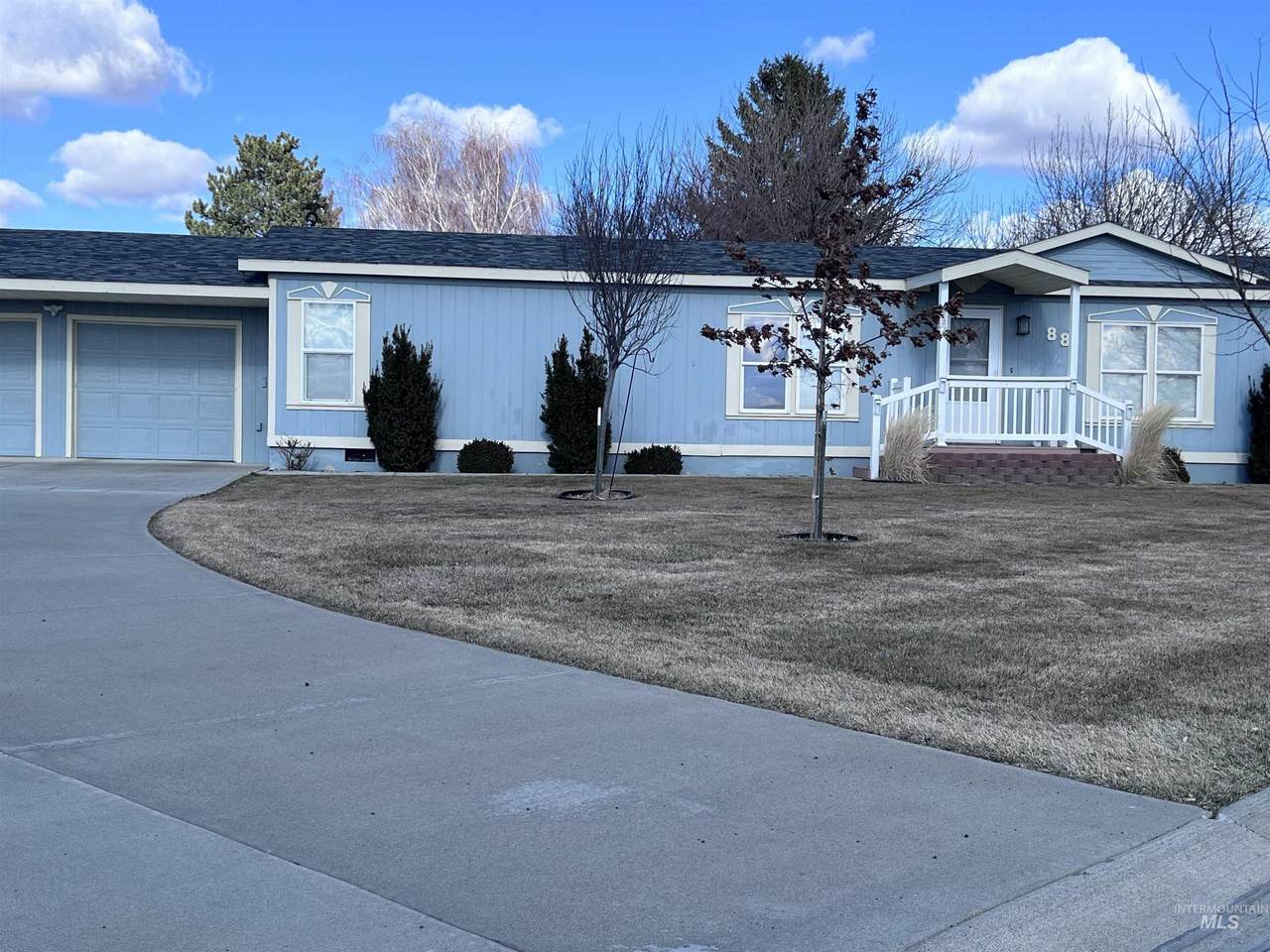 910 Moonglo Rd - Photo 1