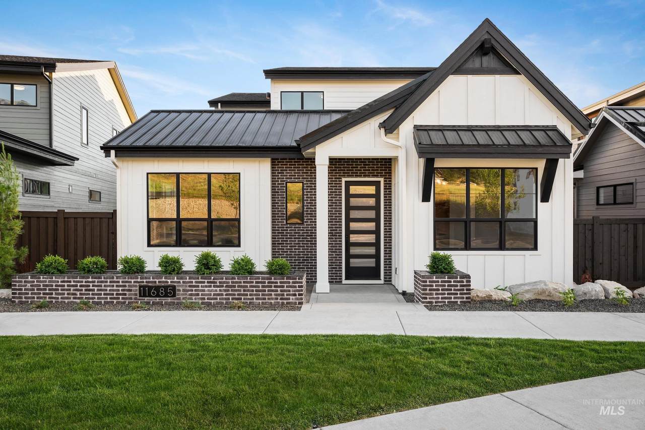 11685 Rabbitbrush Way - Photo 1