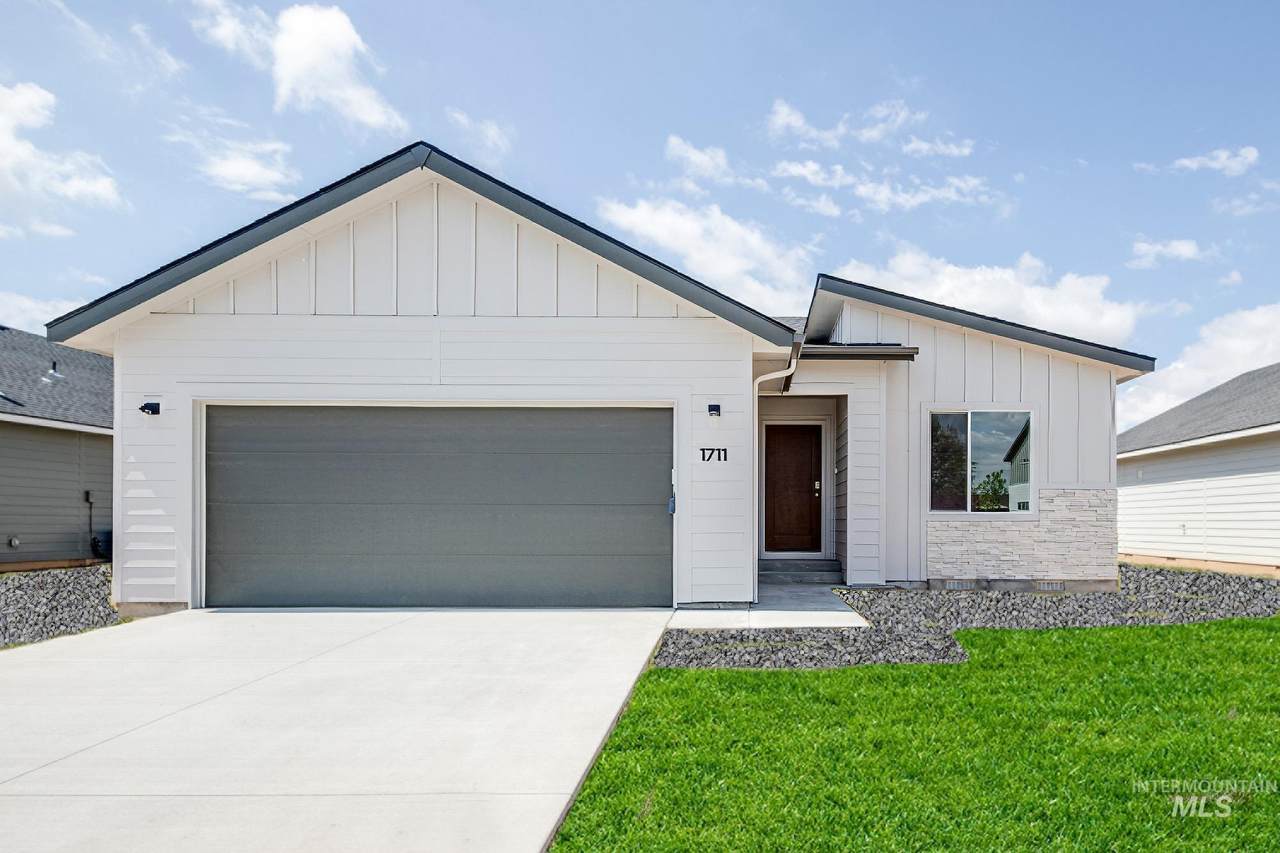 1711 Pegasus Peak Ave - Photo 1