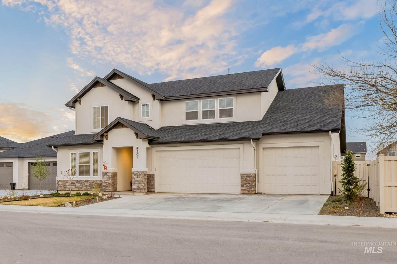 4201 E Grayson Dr. - Photo 1