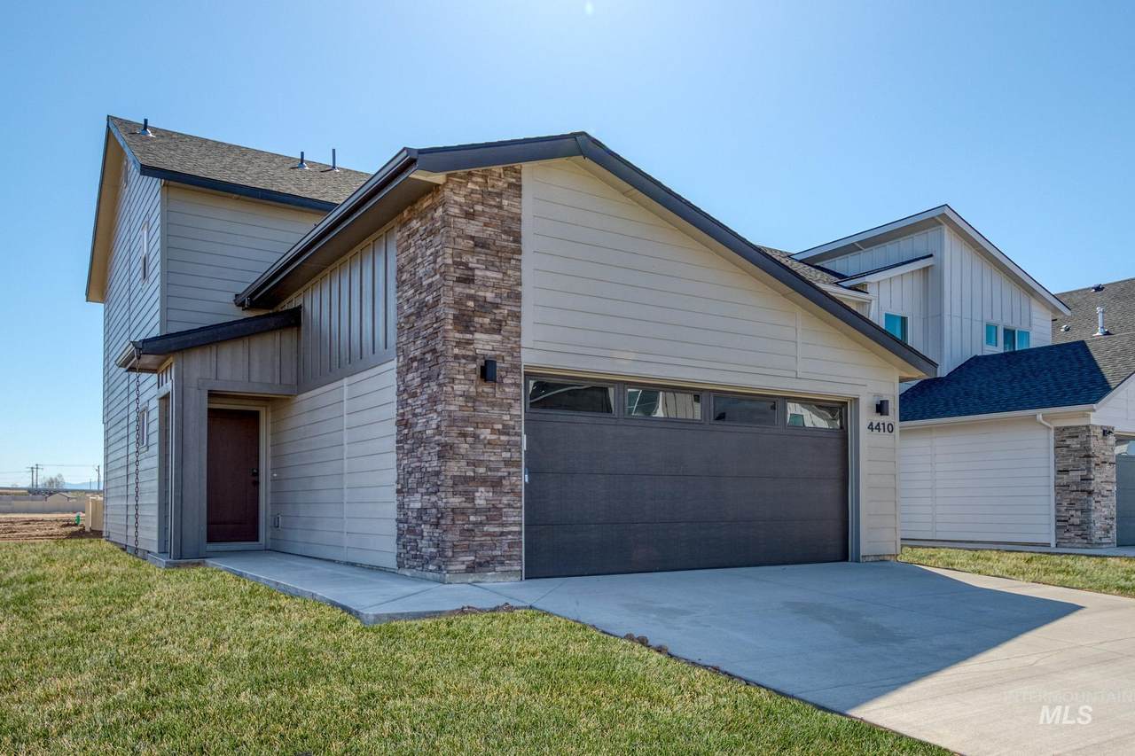 4410 Magical Creek Ave - Photo 1