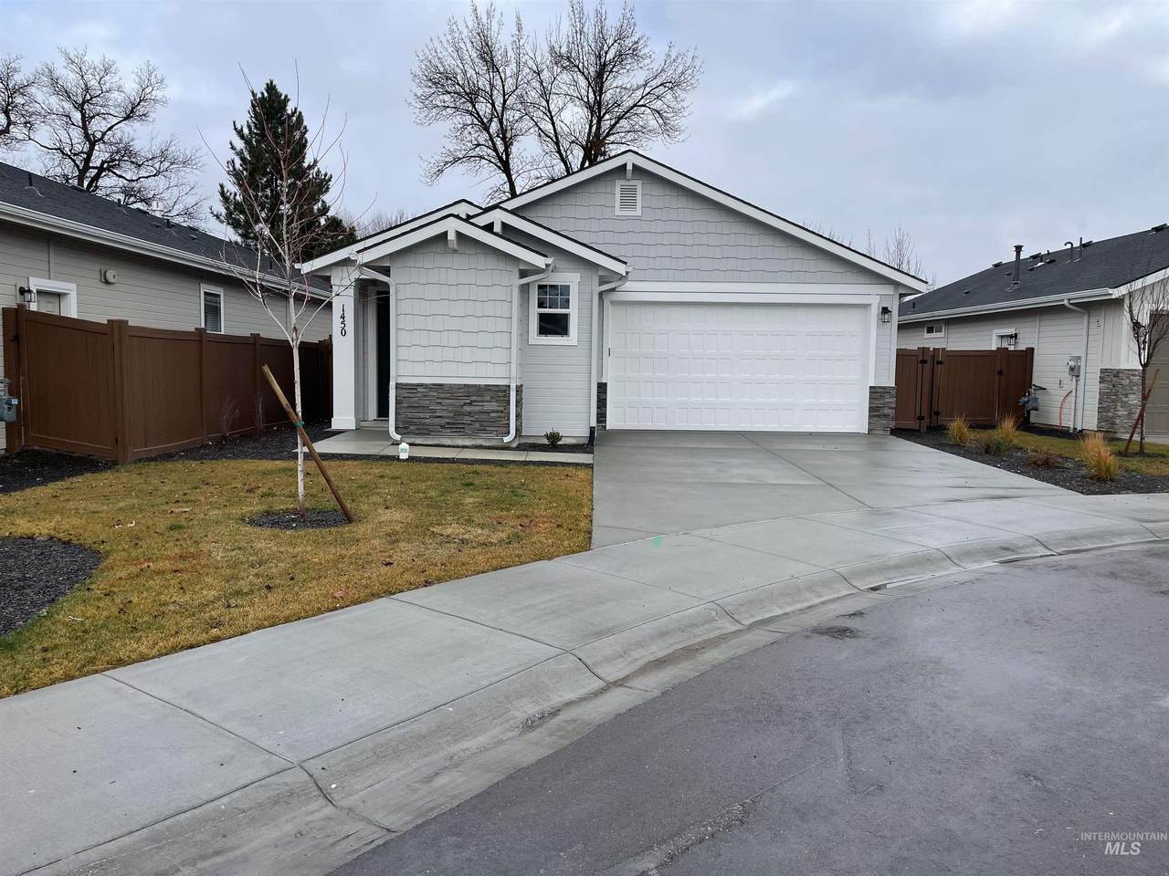 1450 Prairiefire St - Photo 1