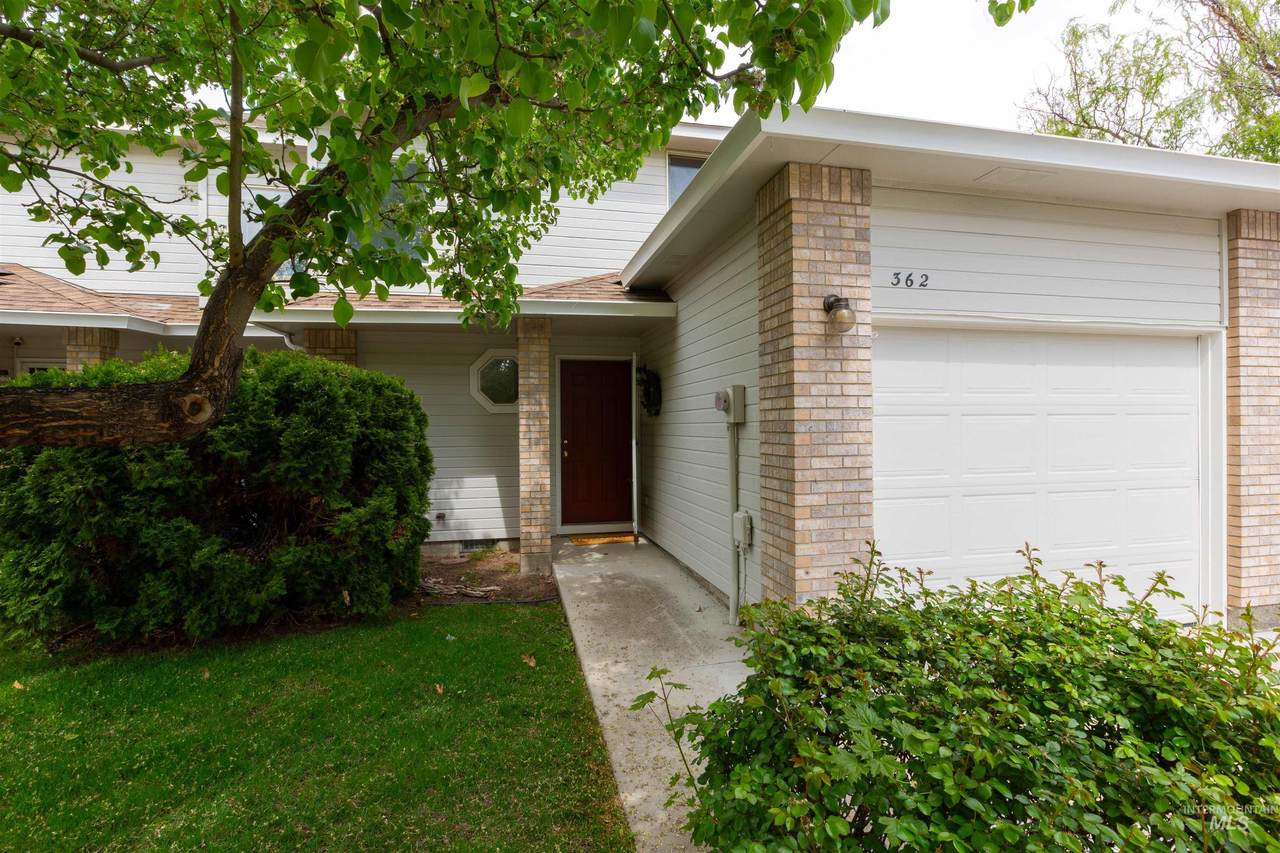 362 Elwood Lane - Photo 1