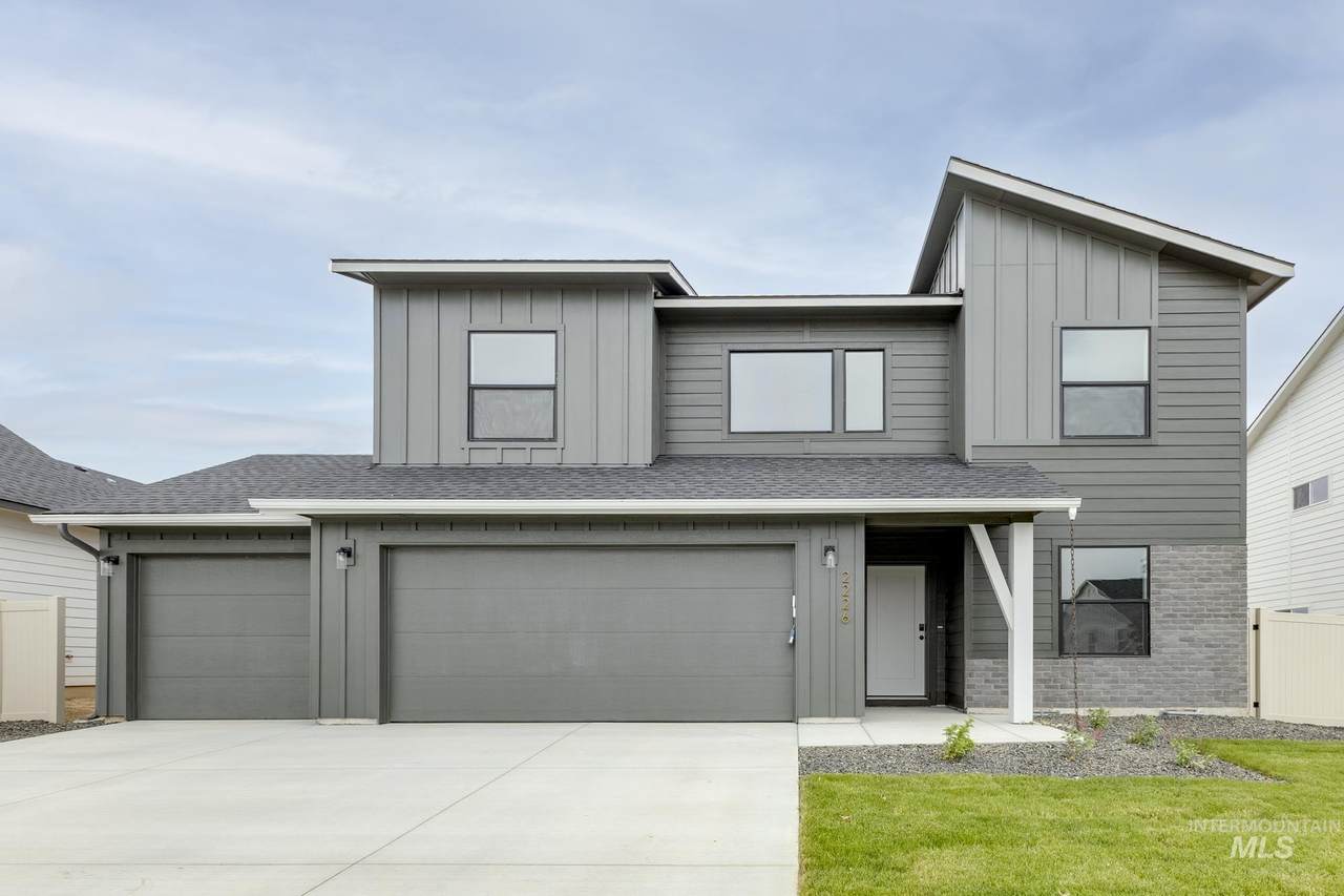 2226 Carly Ave - Photo 1