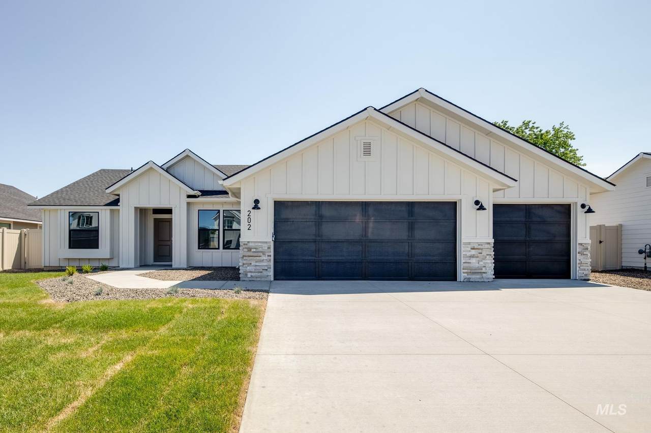 202 Goldstone Ave - Photo 1