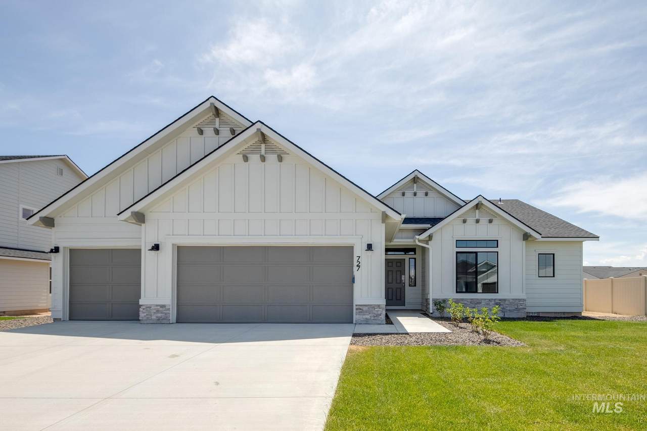727 Snowy Owl St - Photo 1