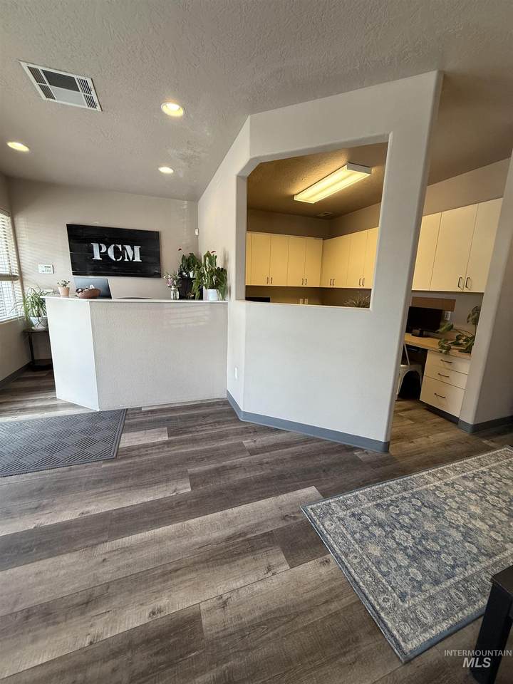 917 Allante Place - Photo 1