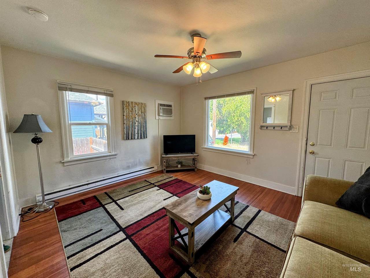 220-222 Glass Way - Photo 1