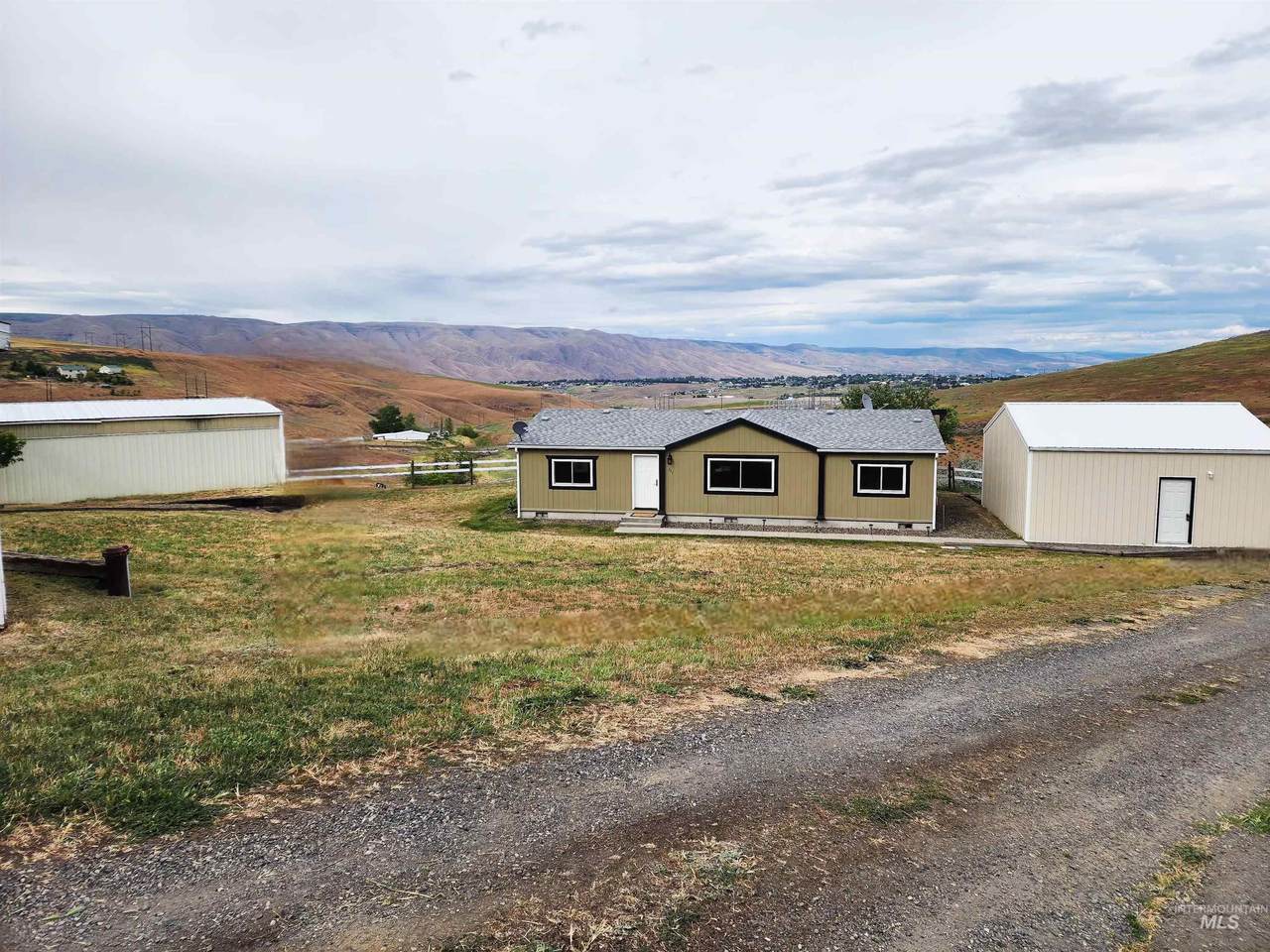 357 Witters Crt - Photo 1