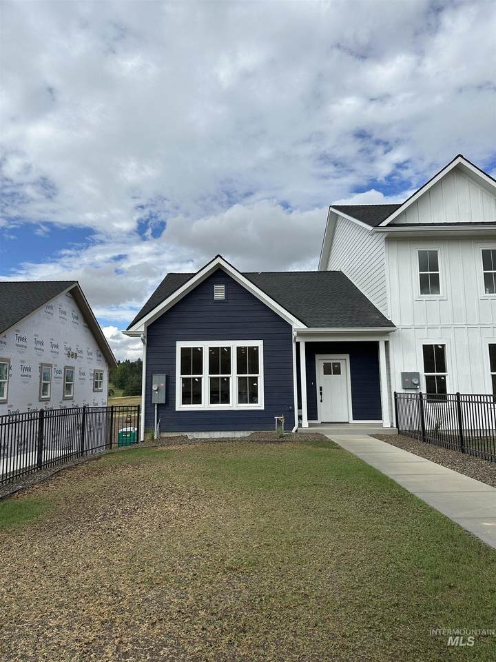 1156 Edington - Photo 1