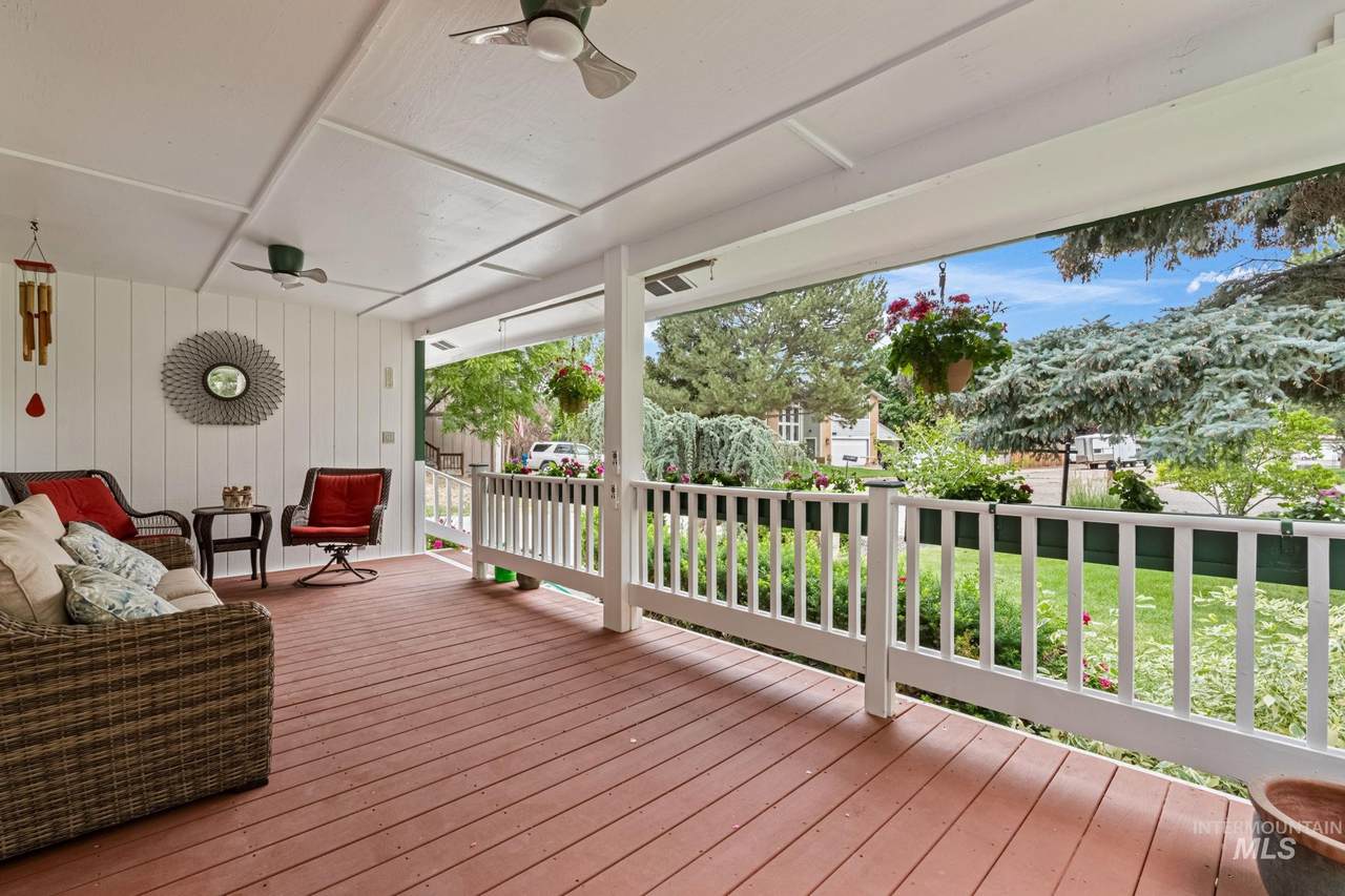 1075 Teal Circle - Photo 1