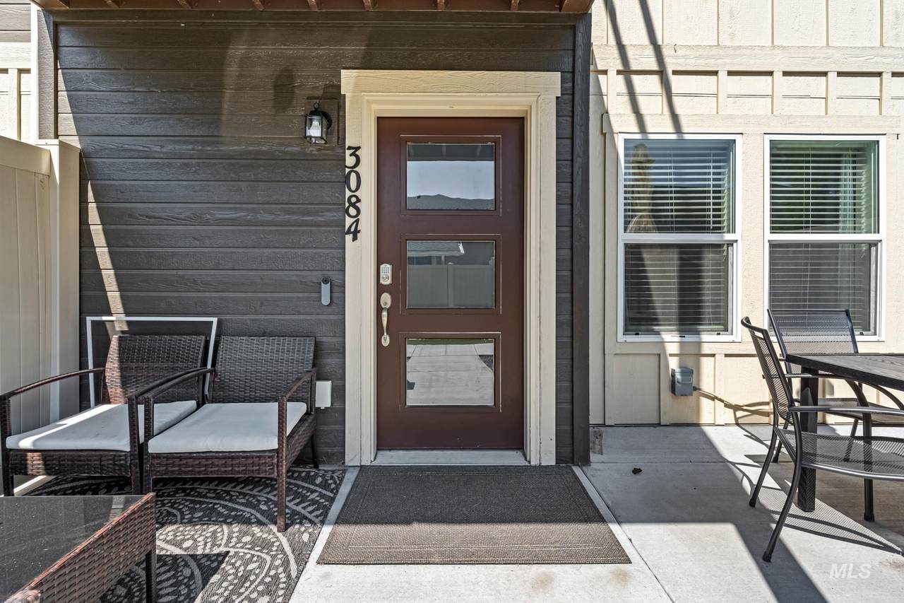 3084 Network Ln. - Photo 1