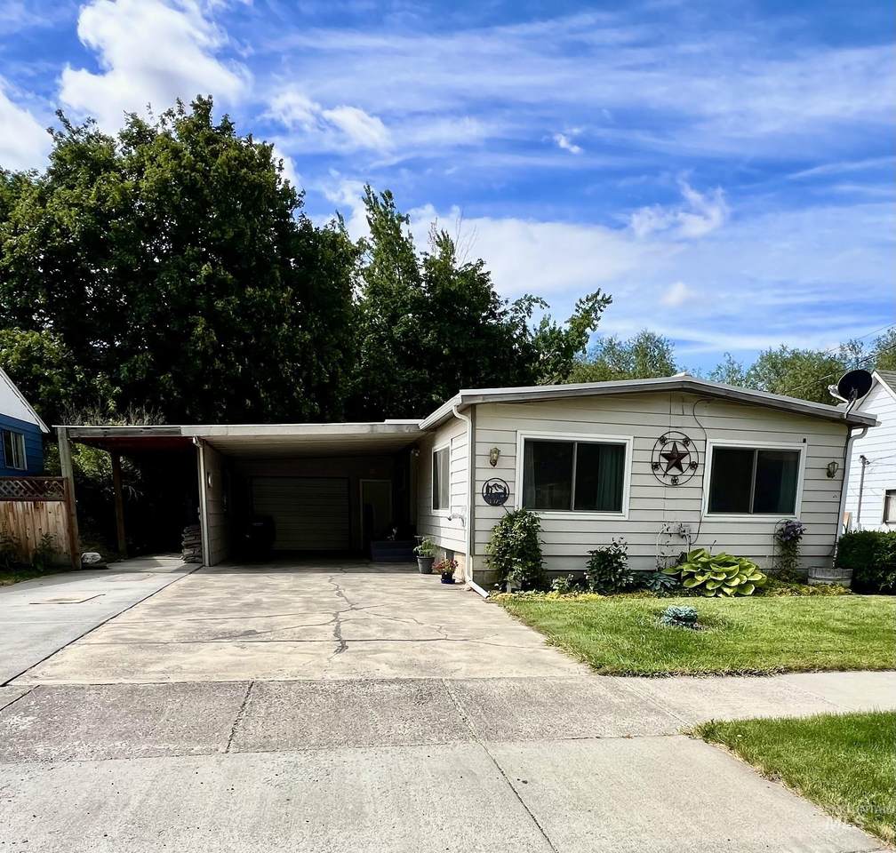 1370 Columbia St - Photo 1
