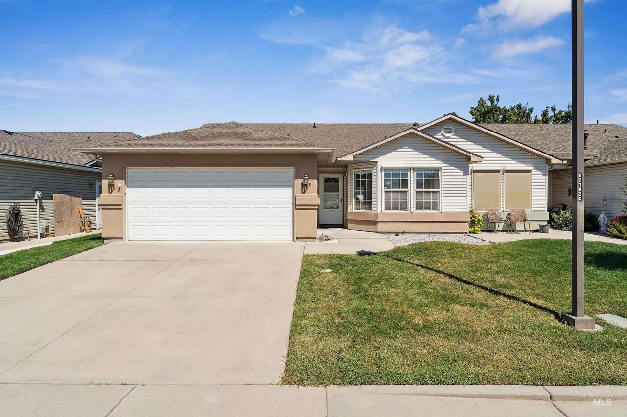 256 Carmel Dr - Photo 1