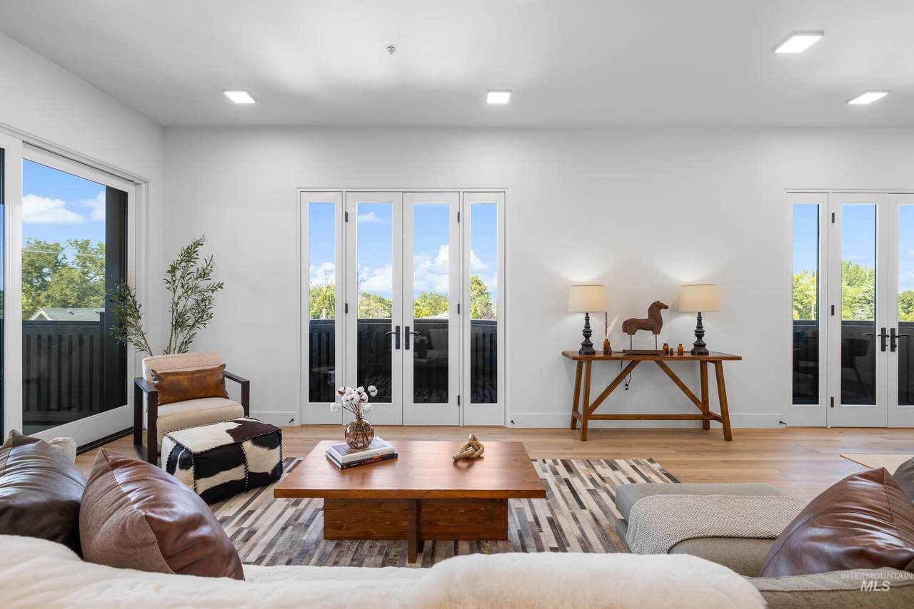 55 State St - Photo 1