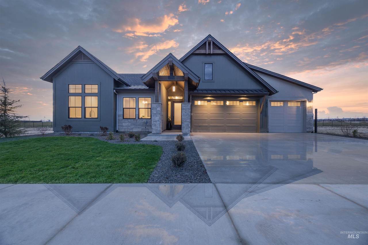 252 Hunter Creek Ave - Photo 1