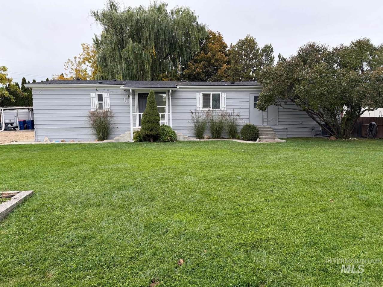 585 Conover St - Photo 1