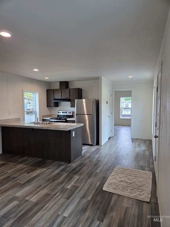 928 Warner Ave - Photo 1