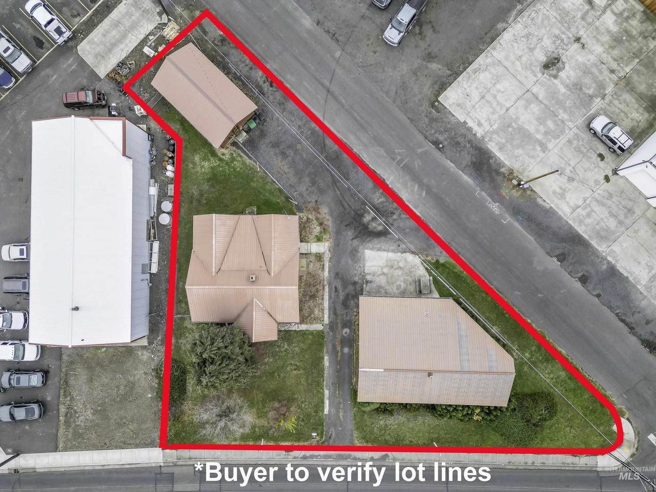 557-559 Thain Rd - Photo 1