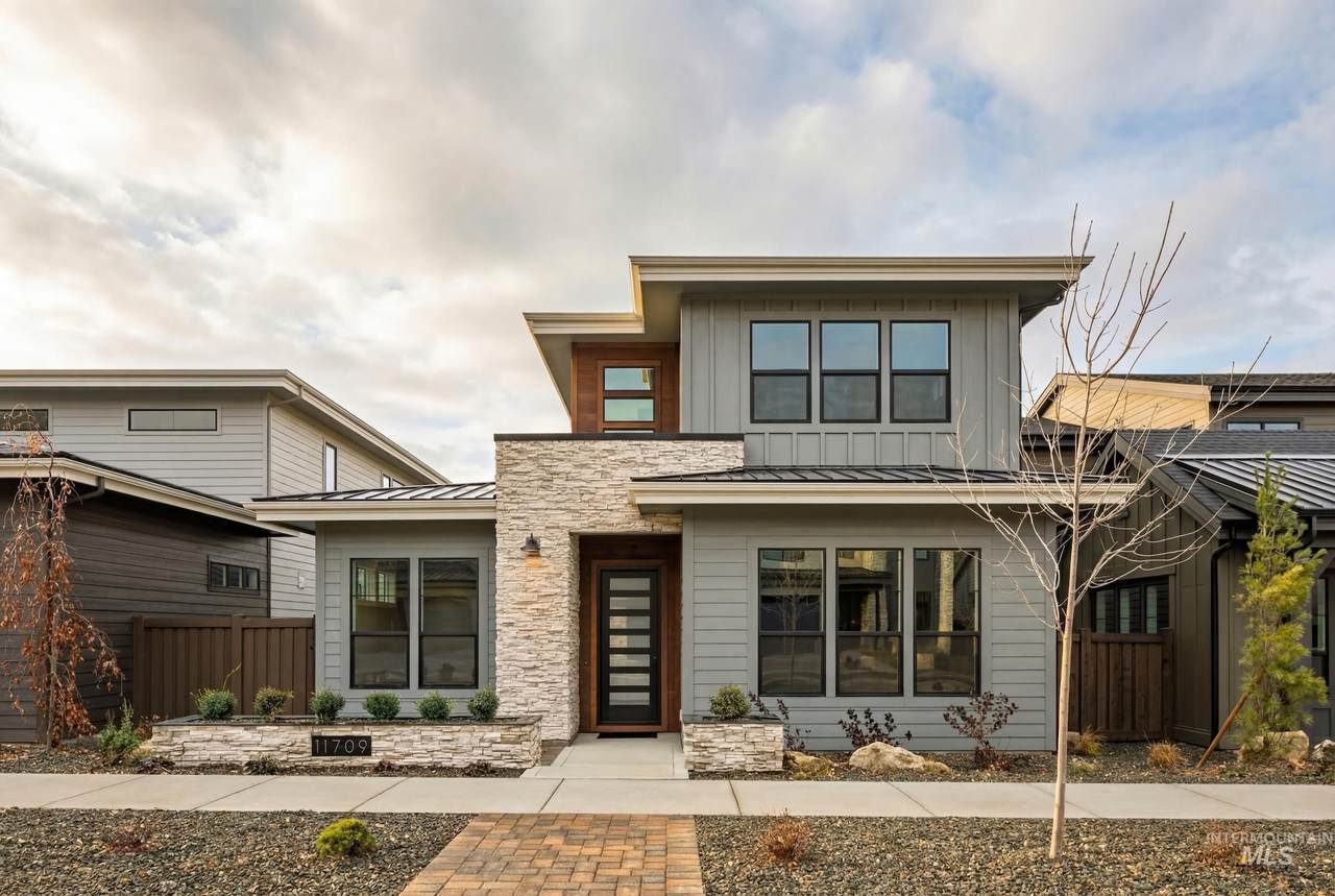 11709 Rabbitbrush Way - Photo 1