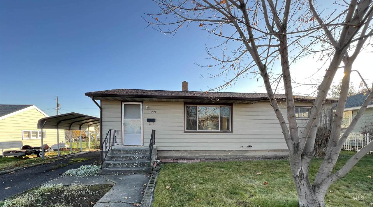 1027 11th Street - Photo 1