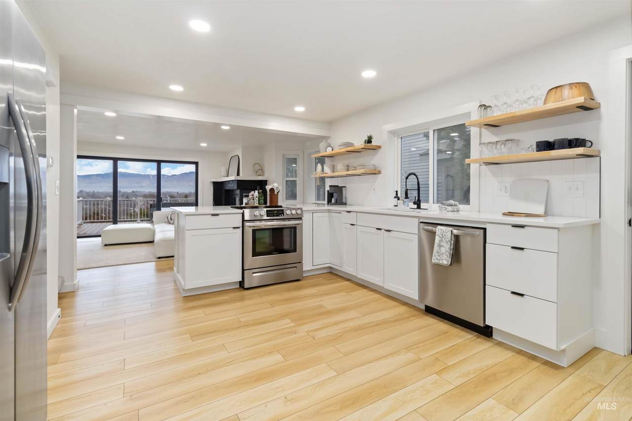 2810 Sunrise Rim Rd - Photo 1