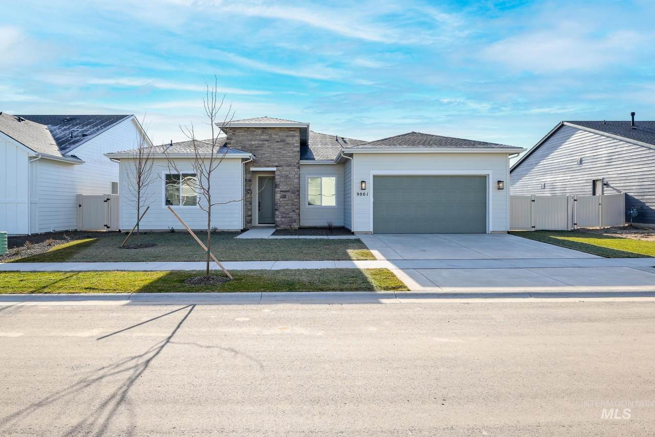 9001 Moonglade St - Photo 1