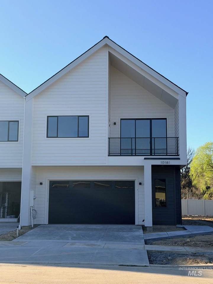 10157 Southerland Dr - Photo 1