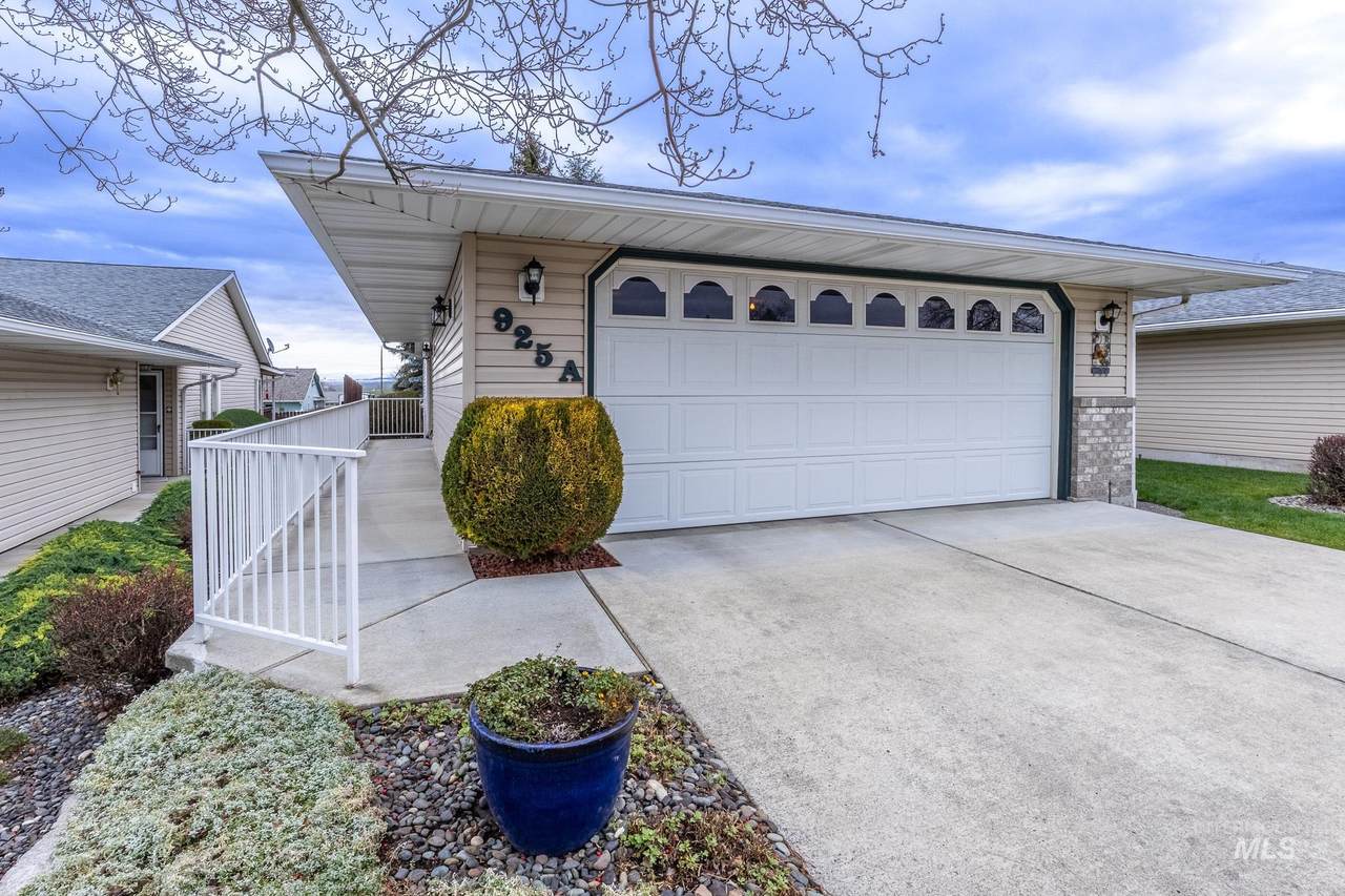 925 Hawthorne Street - Photo 1
