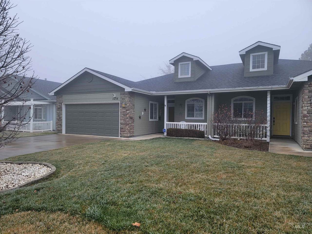1638 Raincrest Dr. - Photo 1