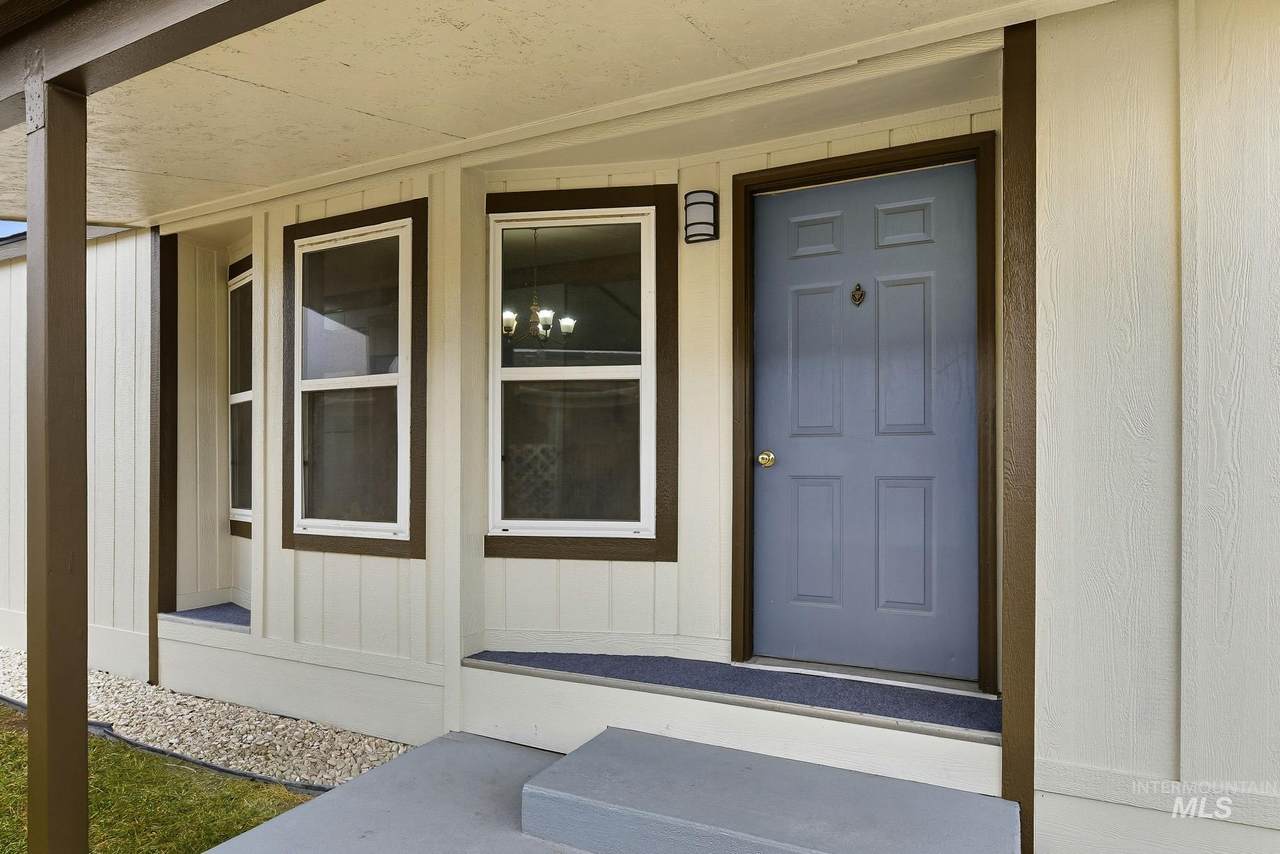1907 W Flamingo Ave - Photo 1