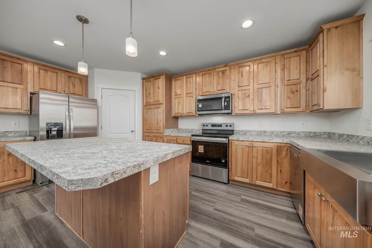 2750 Alden Rd #8 - Photo 1