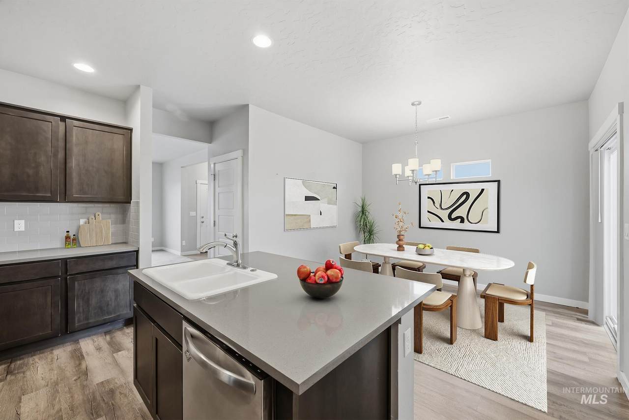 1097 N World Cup Ln - Photo 1