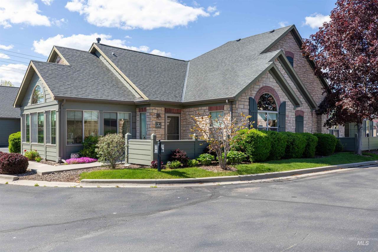 2858 Cloverdale Rd - Photo 1
