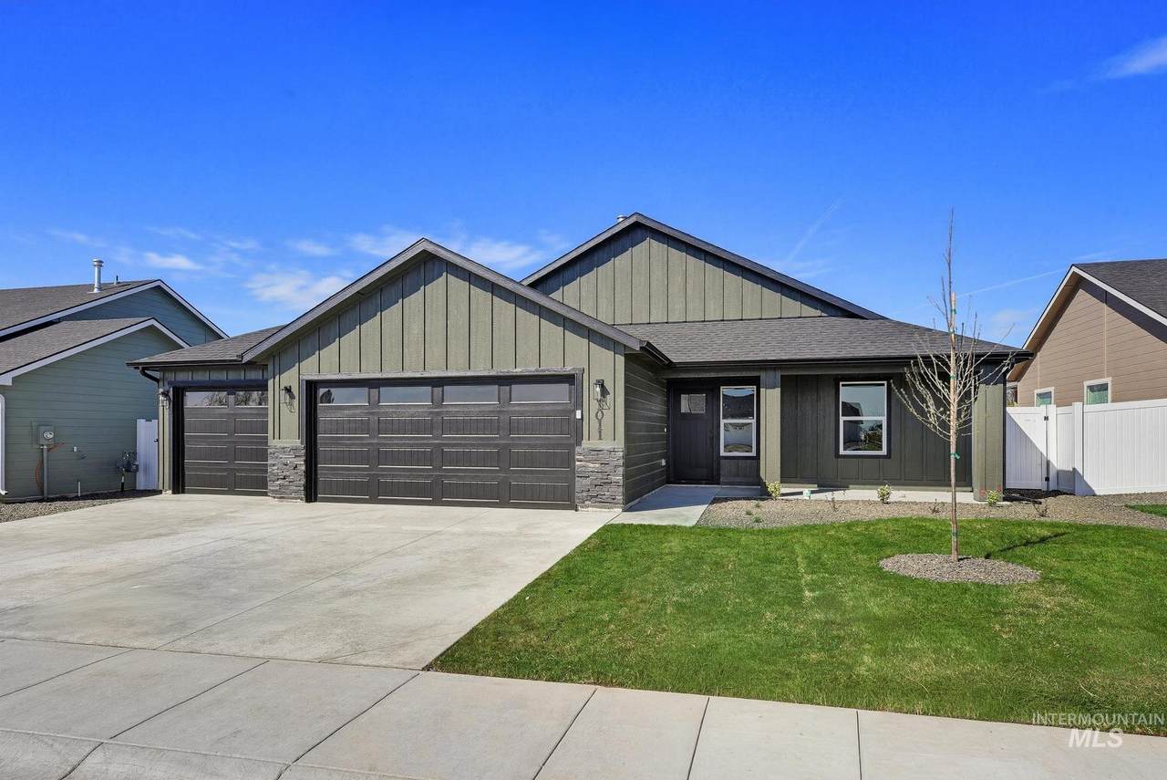 1011 E Fisk Ave - Photo 1