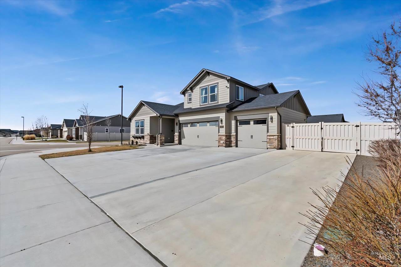 5682 Effra St. - Photo 1
