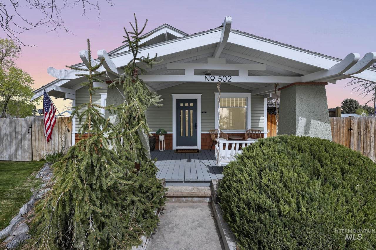 502 6th Street - Photo 1