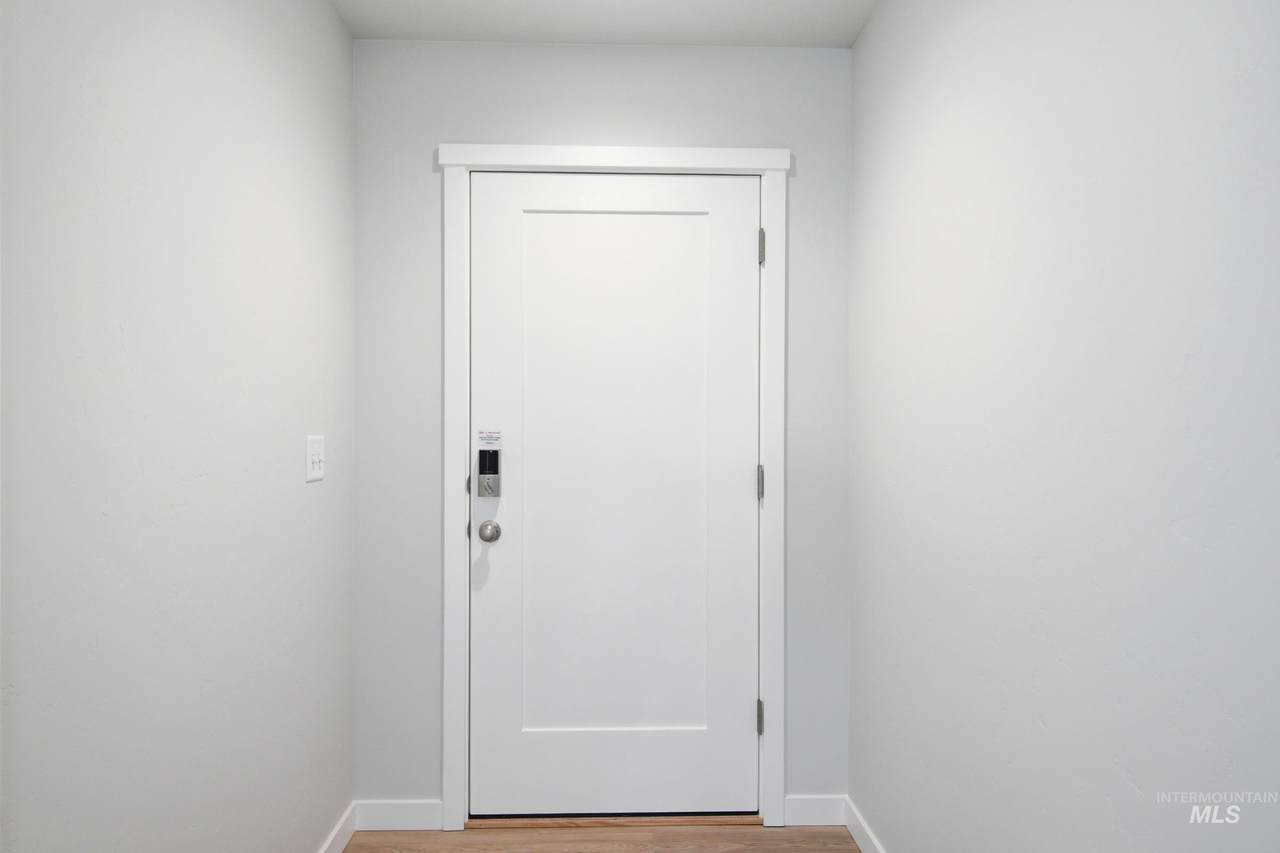 https://bt-photos.global.ssl.fastly.net/imls/1280_boomver_2_98979345-2.jpg