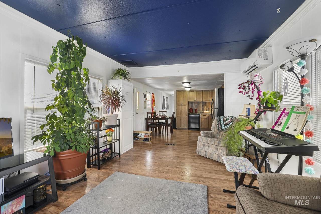 198 South Hills Rd - Photo 1