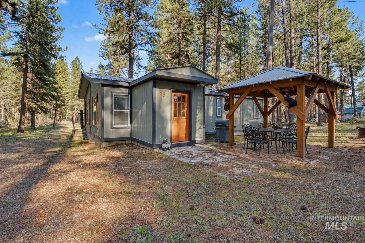 35 Hiatt Circle - Photo 1