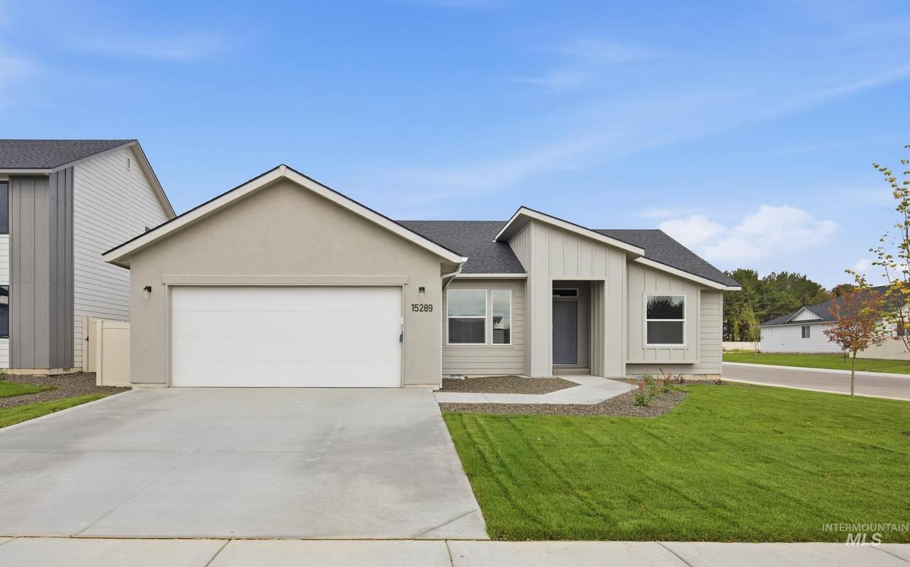 15289 Fuchsia Ave - Photo 1