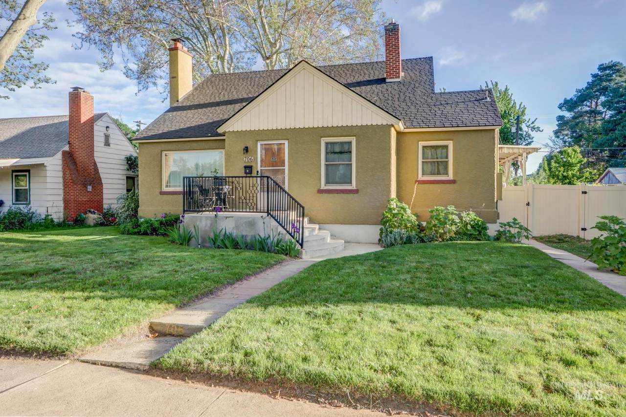 706 1st - Photo 1
