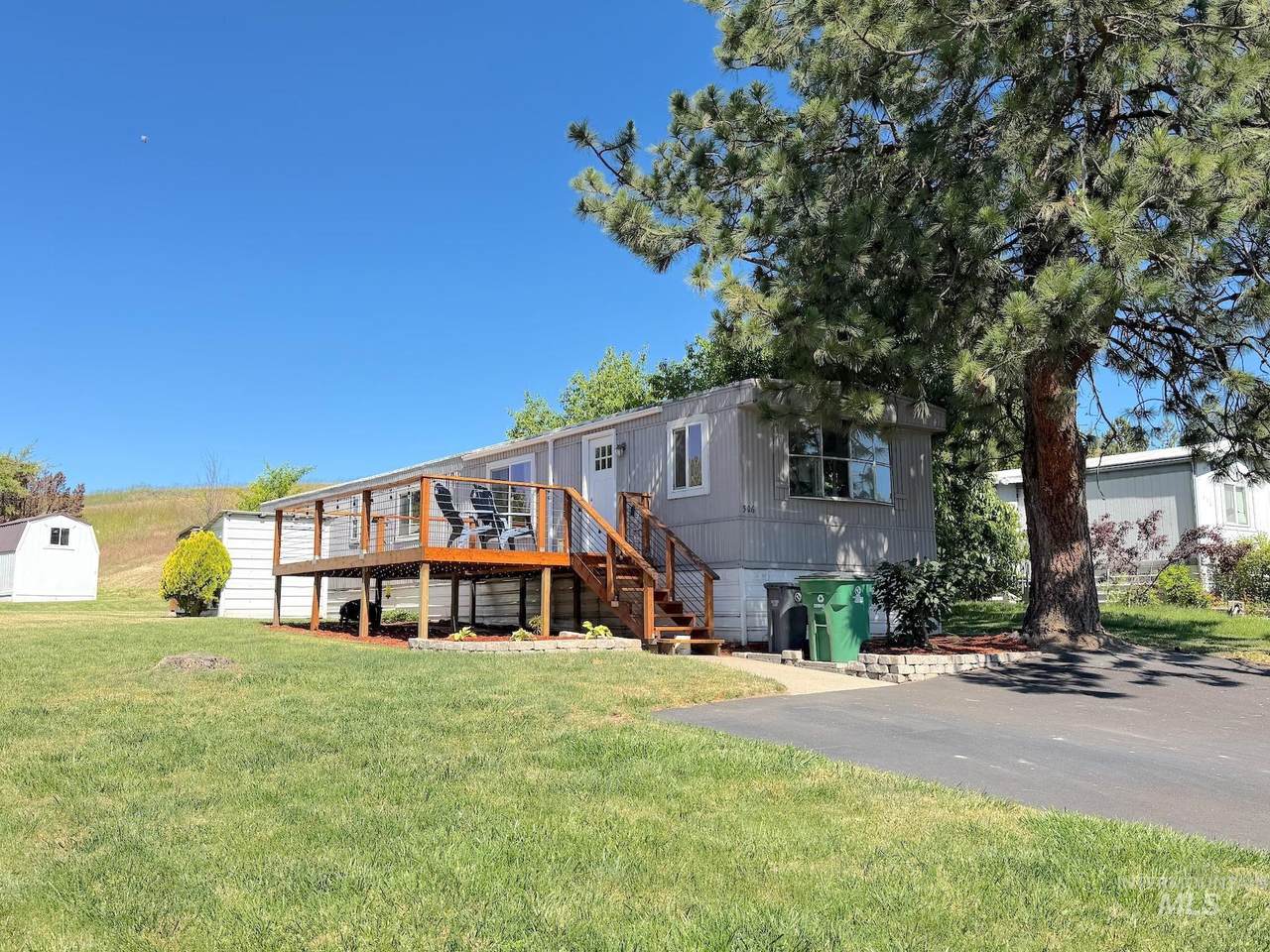 411 Almon St. - Photo 1