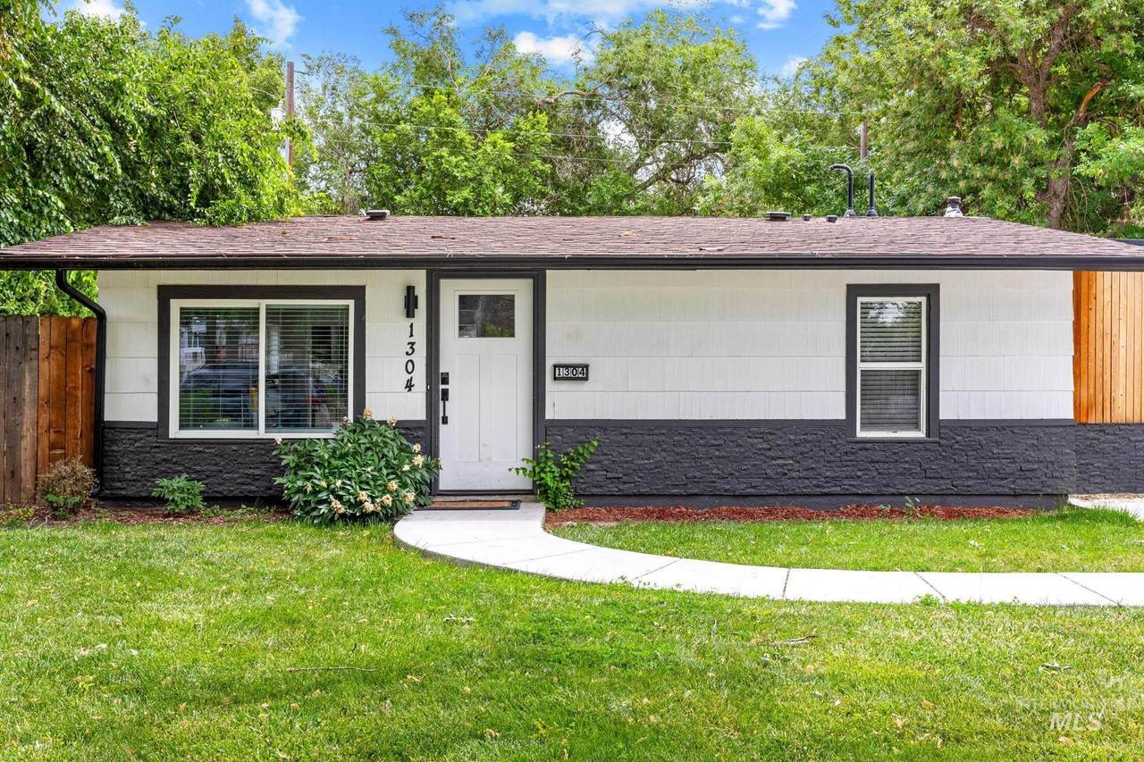 1304 Columbus Street - Photo 1